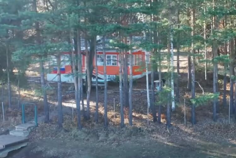 Русия заградила с телена ограда у нас имоти, които не са нейни