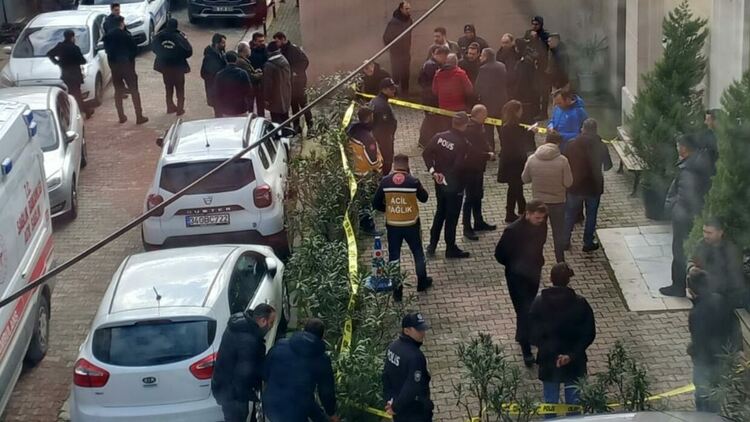 Един човек е убит при въоръжено нападение срещу църква в Истанбул