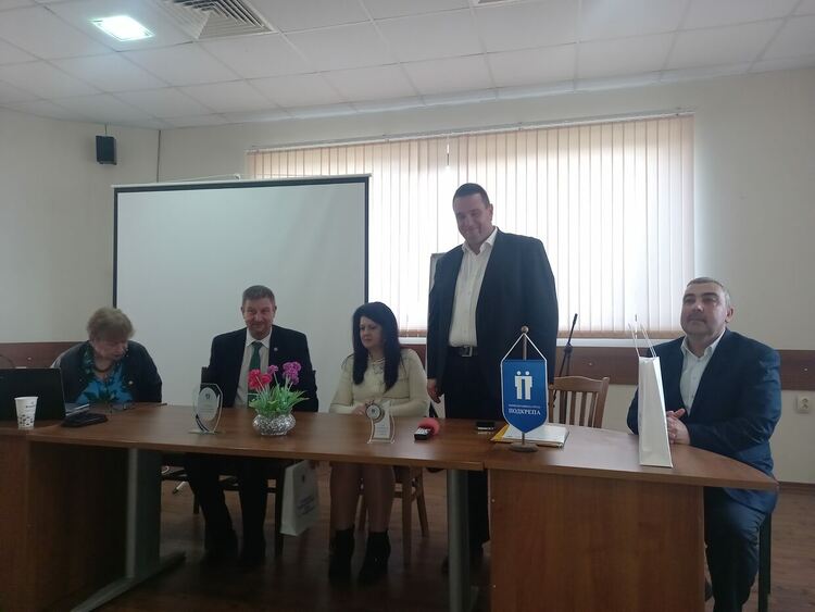 Областният управител на Кърджали участва в работна среща със Синдикат "Образование" към КТ"Подкрепа"