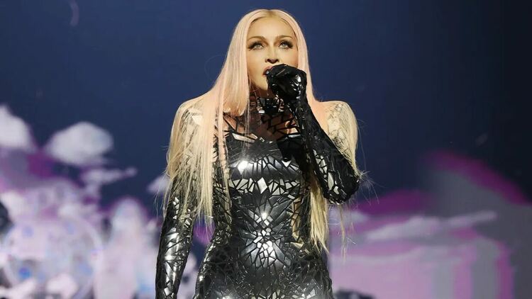 Madonna преживя лек инцидент