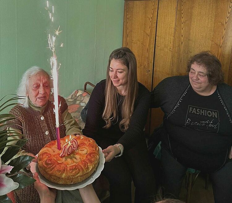 100 години празнува Фота Вълкова от Големанци в дома си в Свиленград