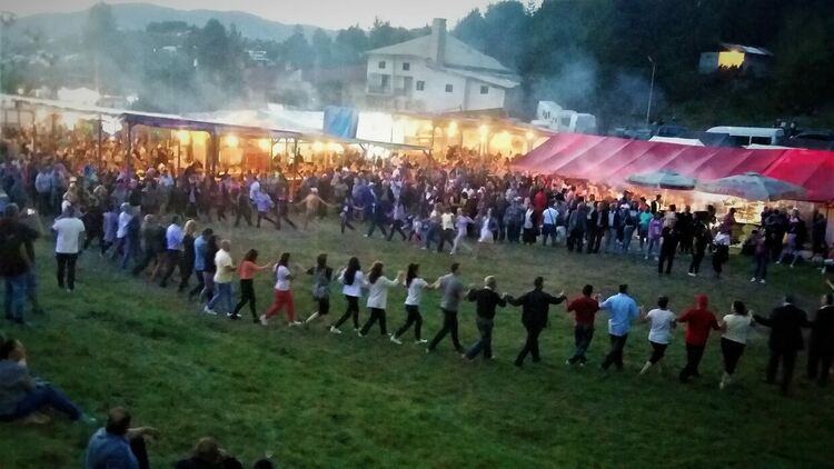 И в Доспат стягат тридневен празник с участието на Преслава, Теди Александрова, Николина Чакърдъкова и куп фолклорни изпълнители