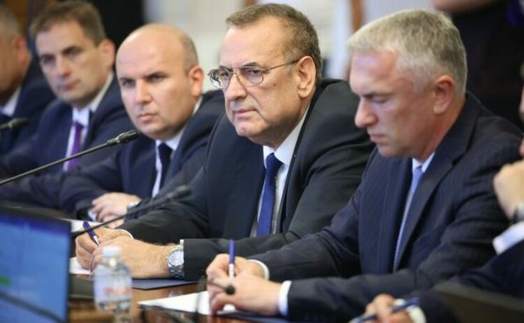 Като по сигнал: МВР, ГДБОП, КПК, АДФИ и НАП удариха ДПС-Доган и близките им