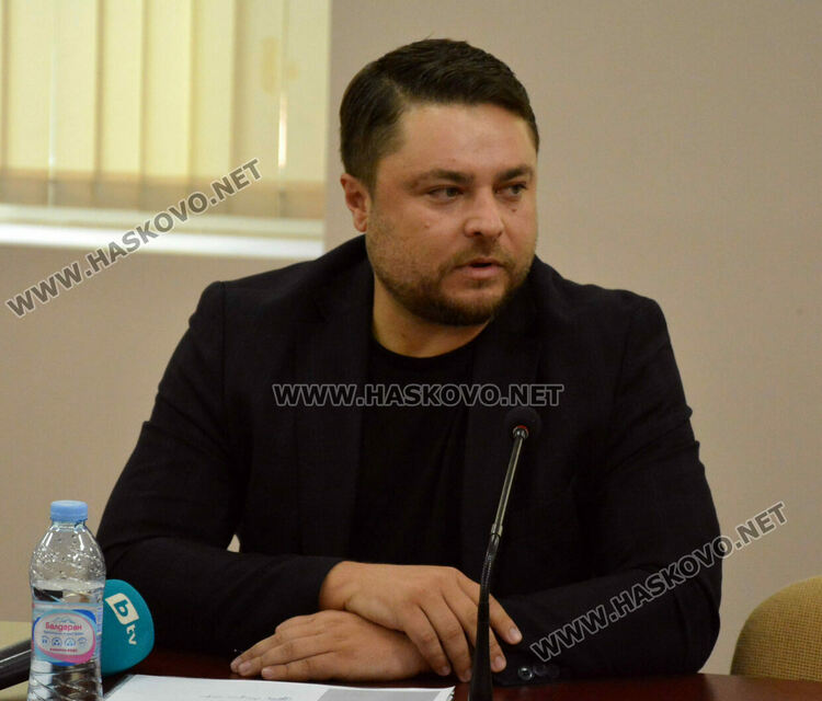 Две ДПС-та искат място в РИК за изборите, решава ЦИК