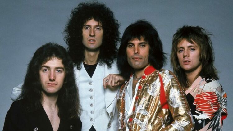 Вижте ново видео към песента от дебюта на QUEEN „The Night Comes Down“