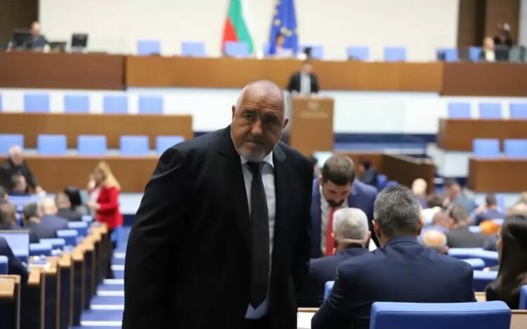 Бъдещият кабинет виси на три хода на Борисов
