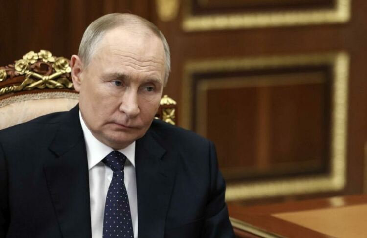 Г-7: Русия тайно финансира опити за дестабилизация на избрани правителства