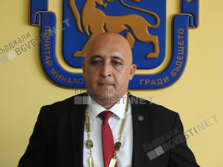  Община Кърджали ще си партнира с Организацията на евреите в България „Шалом”,кметът с извинение за свастиката