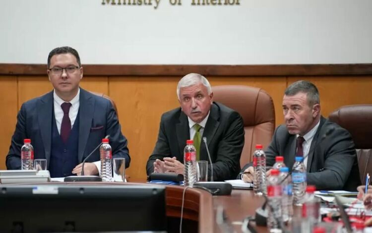 Заплатата на главния секретар на МВР става 8800 лв., а на директорите - 5400 лв.
