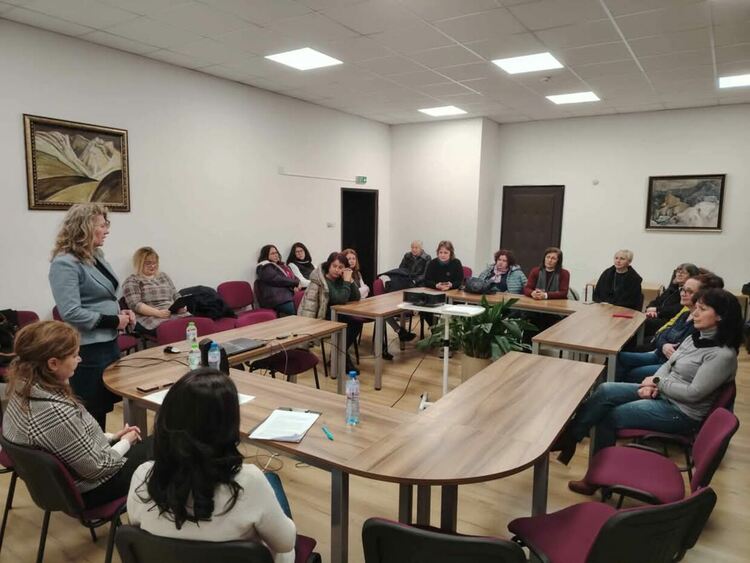„Насилието и неговите маски” обсъждаха в Регионална библиотека „Николай Вранчев” – Смолян