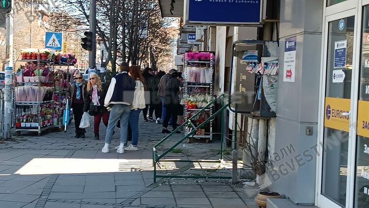 Опашки за цветя за Осми март в Кърджали