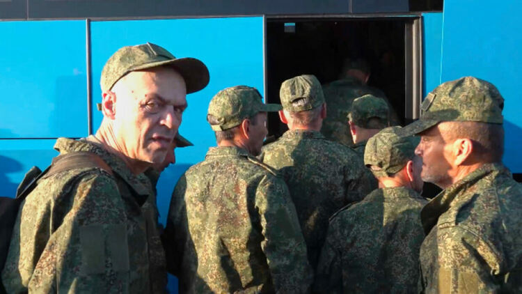 Атаки с дронове към столиците, докато се разменят военнопленници