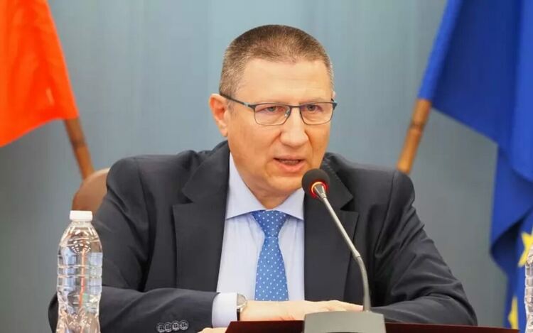 Подаден е сигнал срещу Сарафов за узурпиране на властта