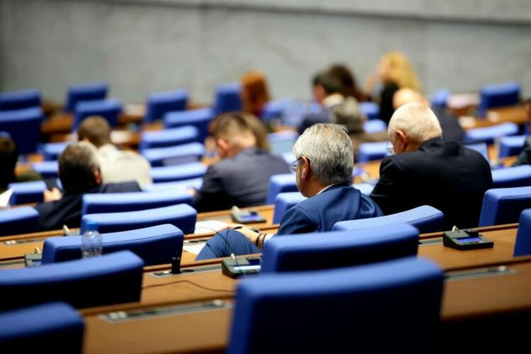 Депутатите декларираха 31 млн. лв. в банкови сметки