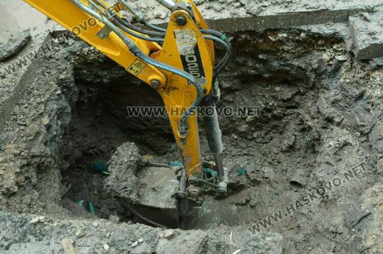Авария в главен водпровод остави без вода два квртала на Хасково