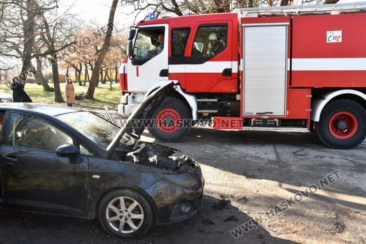 Паркирана кола се запали край езерото в „Кенана“ 