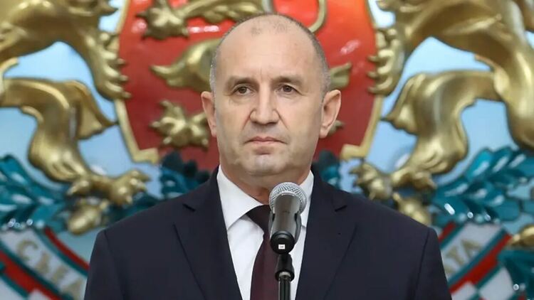 Румен Радев се оттегля от президентството