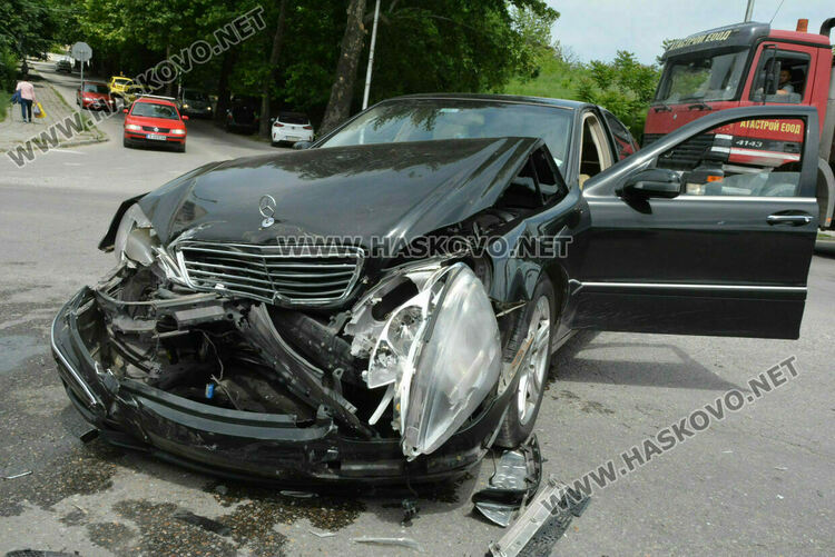 Задържаха водач с 3,27 промила след катастрофа в Гарваново