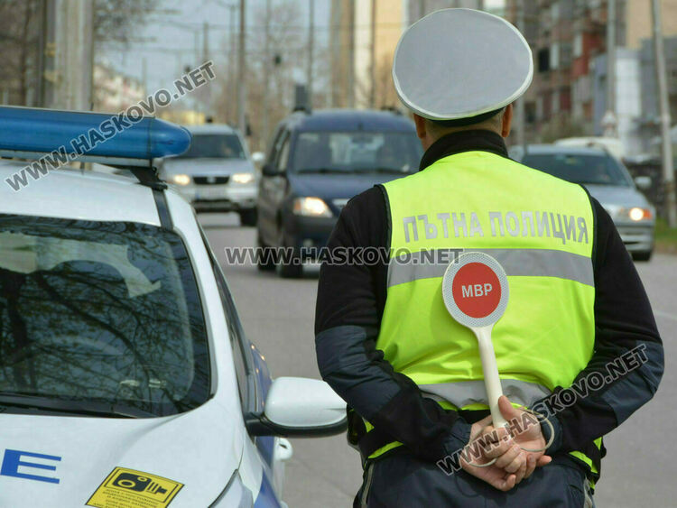 Арестуваха двама пияни водачи и един дрогиран