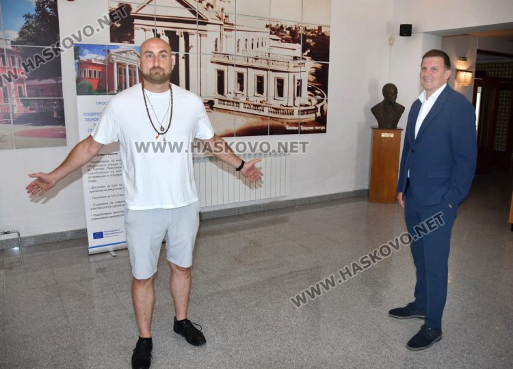 Ремонтираният театър в Хасково е сбъдната мечта за трупата 
