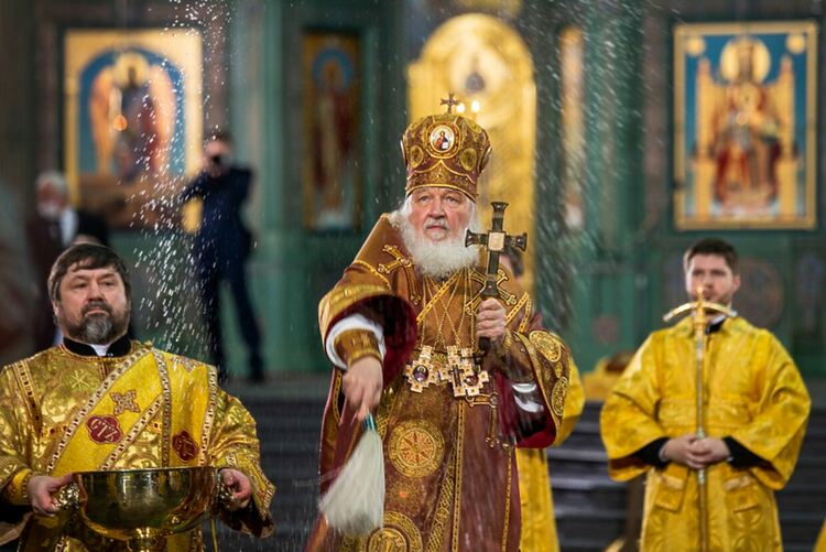Кой ще помогне на българите - народ, който завежда дело, че е засегнат... руският патриарх