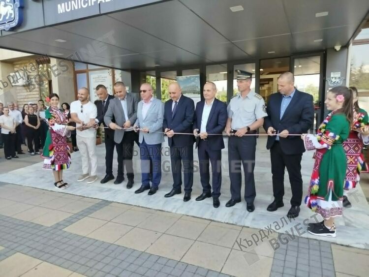 Откриха официално обновените пет обществени сгради в Кърджали 