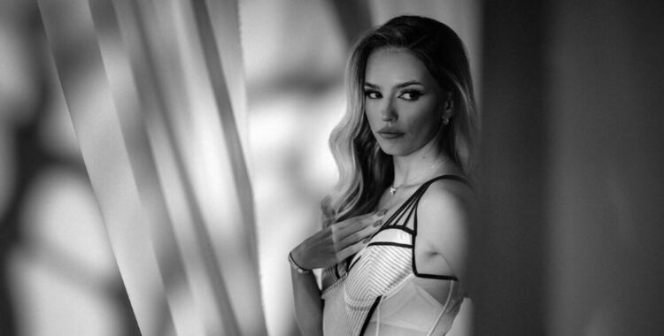 Ванеса Кърпачева представя своята дебютна песен „Нова“