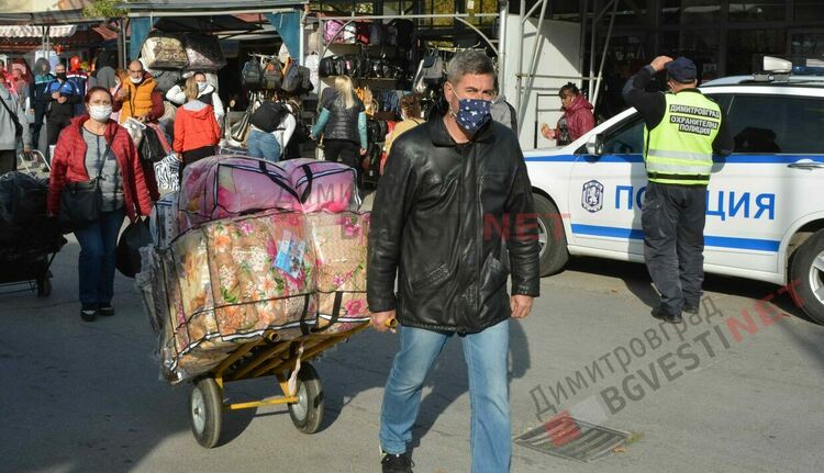 Полицията иззе ментета от Неделния пазар в Димитровград